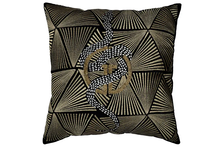 фото 70SW-38057 Подушка с бисером, стеклярусом и вышивкой "Антик" черный 45*45