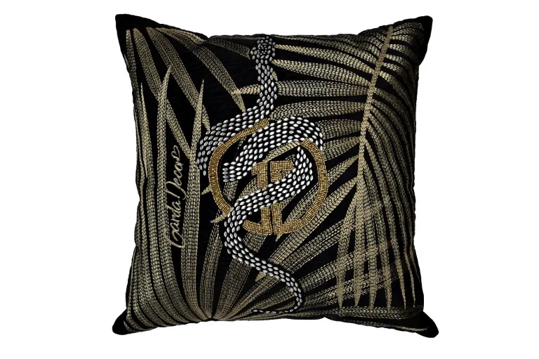 фото 70SW-38056 Подушка с бисером, стеклярусом и вышивкой "Тропики " черный 45*45