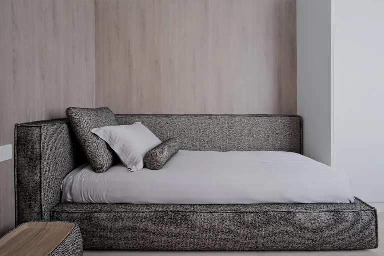 фото Кровать детская угловая Runa-80 с мех шенилл серая Seppia Ser 114*215*80см