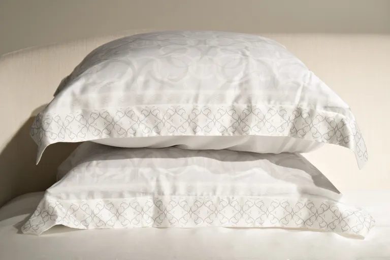 фото 180JOD-18028 Комплект наволочек Ирисы тенсель 70*70 (2шт)